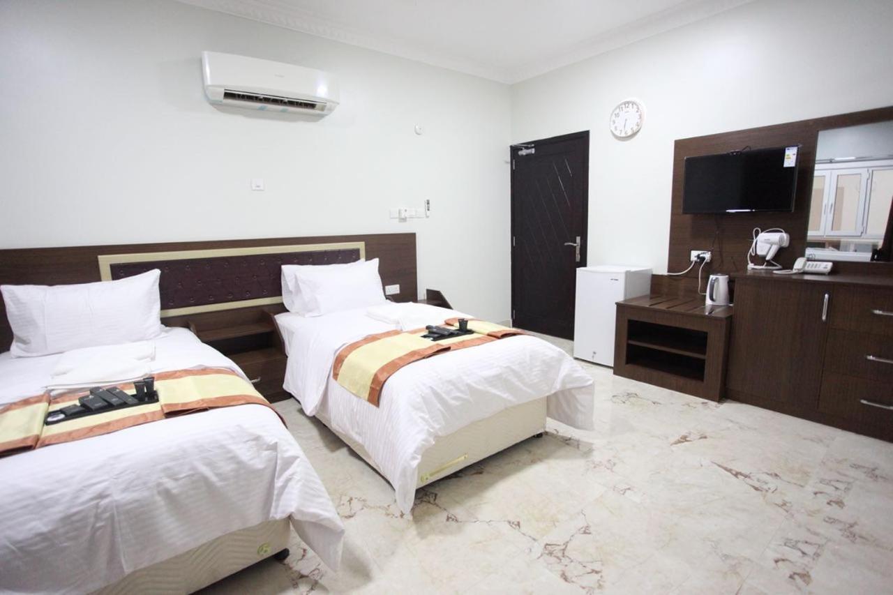 Almanzel Hotel